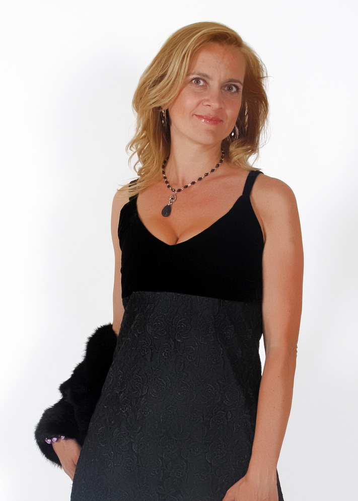 Russian Bride Ekaterina age: 53 id:0000176814